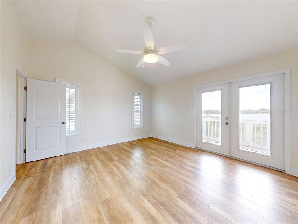 For Sale: $1,150,000 (4 beds, 3 baths, 2876 Square Feet)