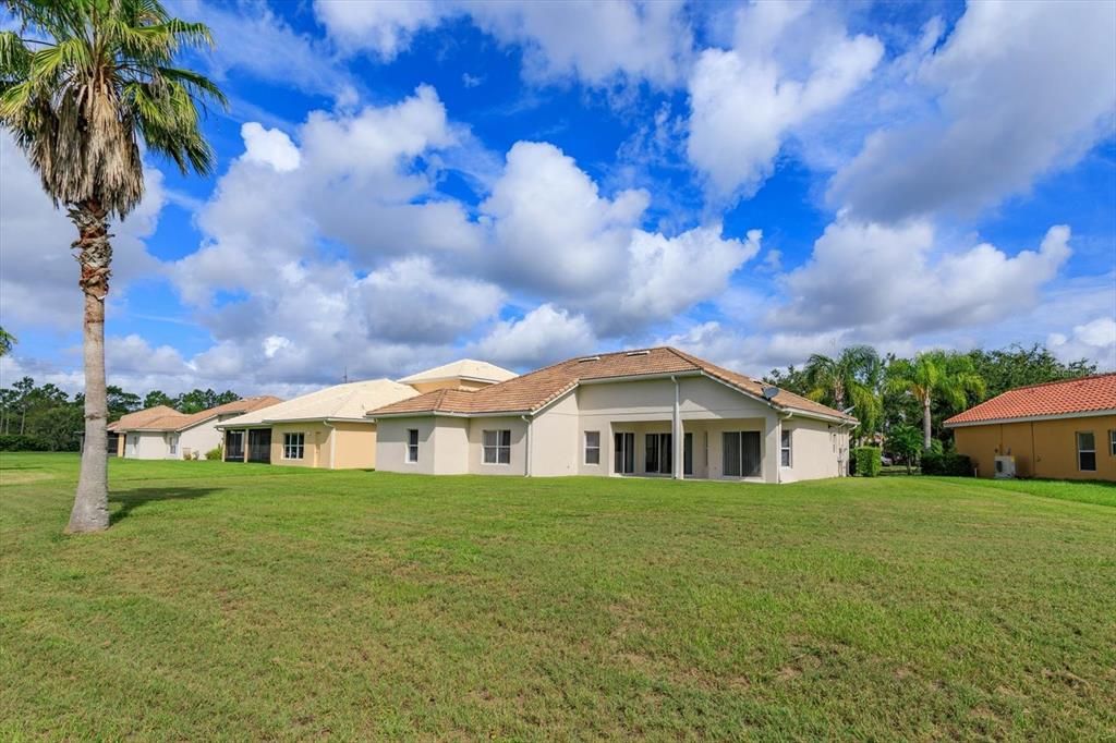 合同活跃: $339,900 (4 贝兹, 2 浴室, 1980 平方英尺)