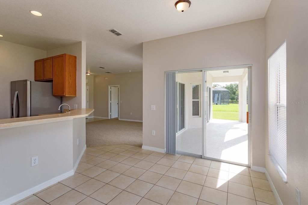 合同活跃: $339,900 (4 贝兹, 2 浴室, 1980 平方英尺)