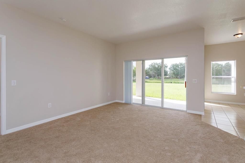 合同活跃: $339,900 (4 贝兹, 2 浴室, 1980 平方英尺)