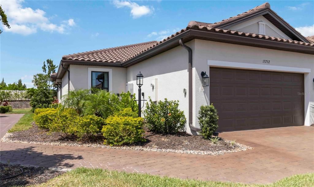 最近售出: $520,000 (2 贝兹, 2 浴室, 1558 平方英尺)