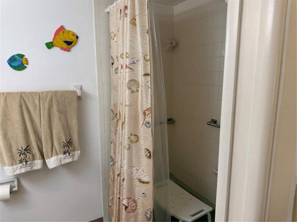 Под контрактом: $89,900 (2 спален, 2 ванн, 919 Квадратных фут)