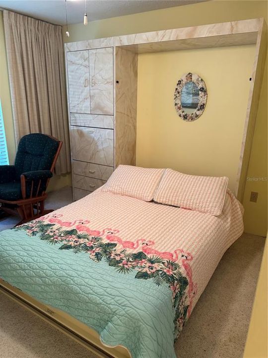 Под контрактом: $89,900 (2 спален, 2 ванн, 919 Квадратных фут)