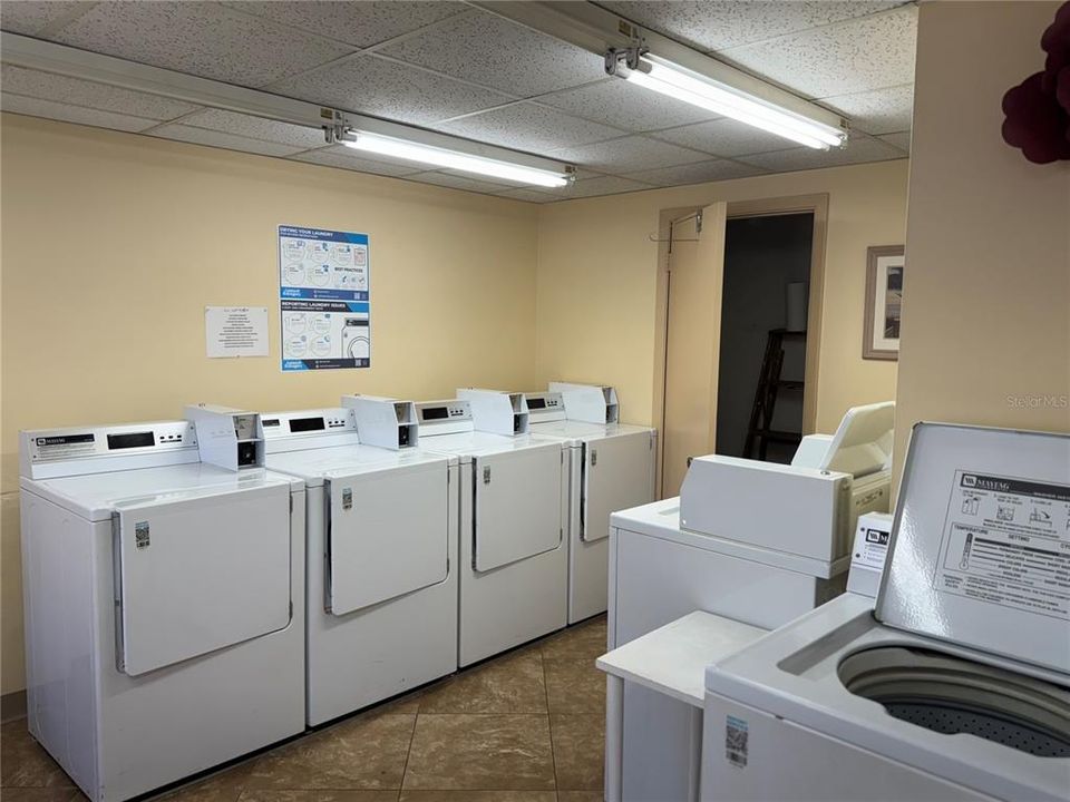 Под контрактом: $89,900 (2 спален, 2 ванн, 919 Квадратных фут)