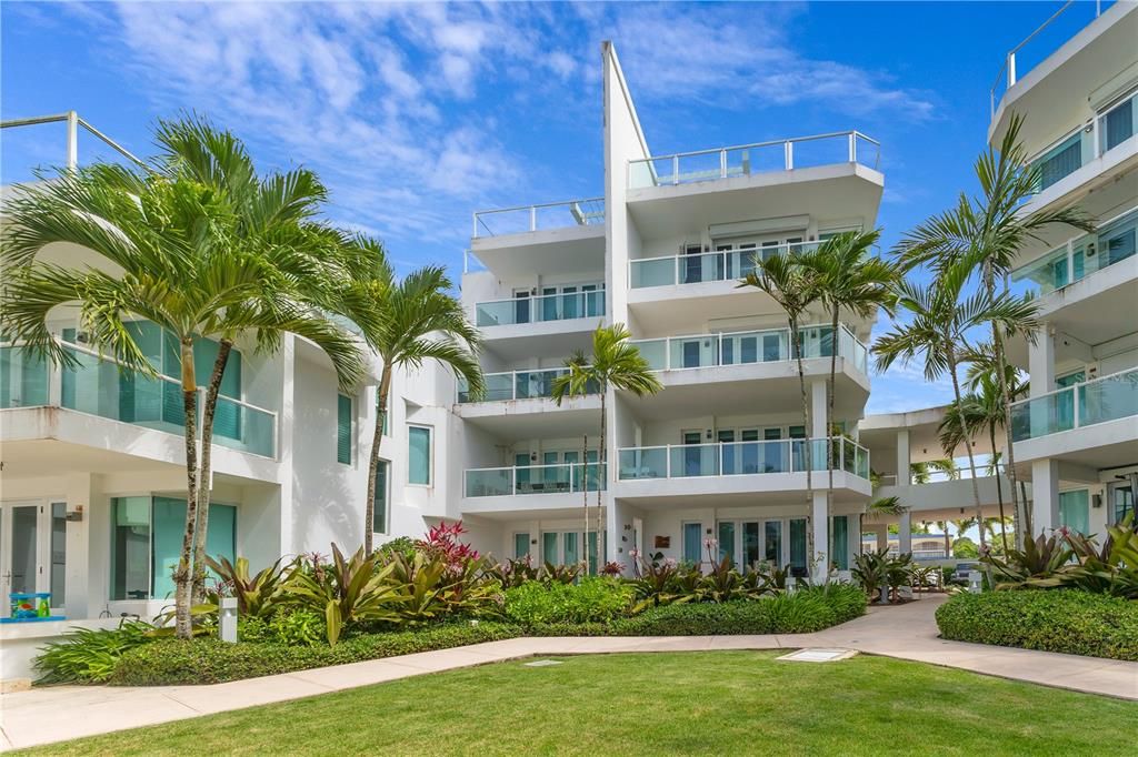 For Sale: $1,450,000 (4 beds, 3 baths, 3047 Square Feet)