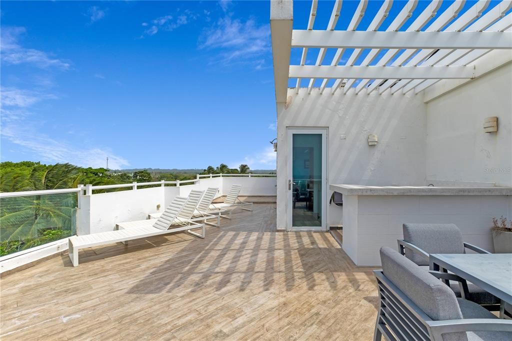 For Sale: $1,450,000 (4 beds, 3 baths, 3047 Square Feet)