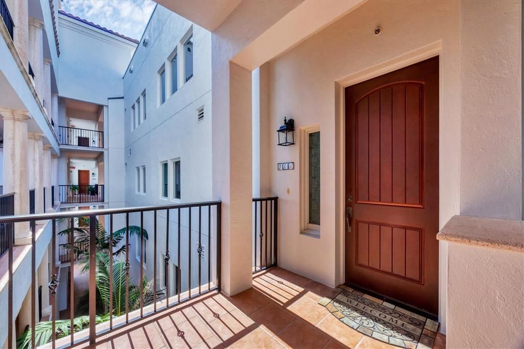 На продажу: $575,000 (2 спален, 2 ванн, 1688 Квадратных фут)