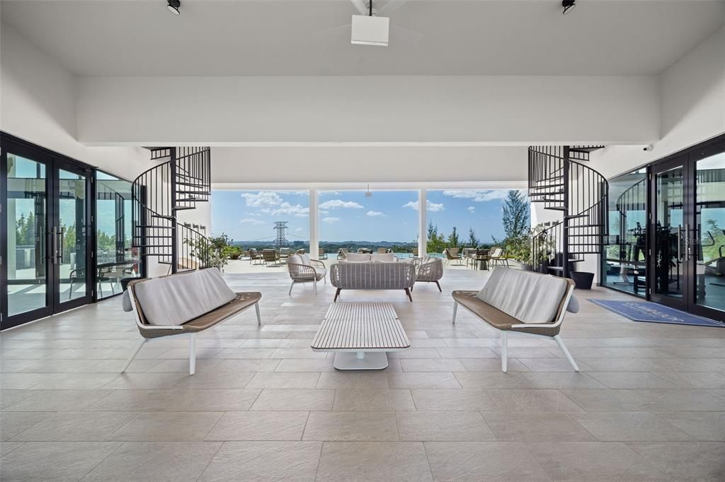 Под контрактом: $2,000,000 (4 спален, 3 ванн, 4500 Квадратных фут)