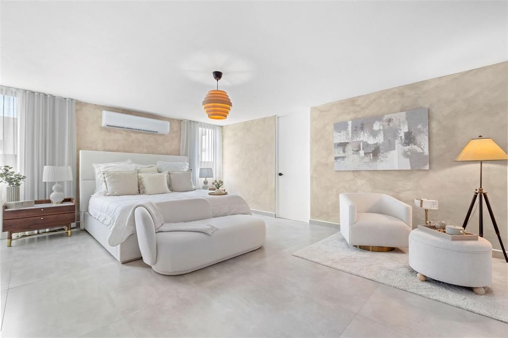 Под контрактом: $2,000,000 (4 спален, 3 ванн, 4500 Квадратных фут)