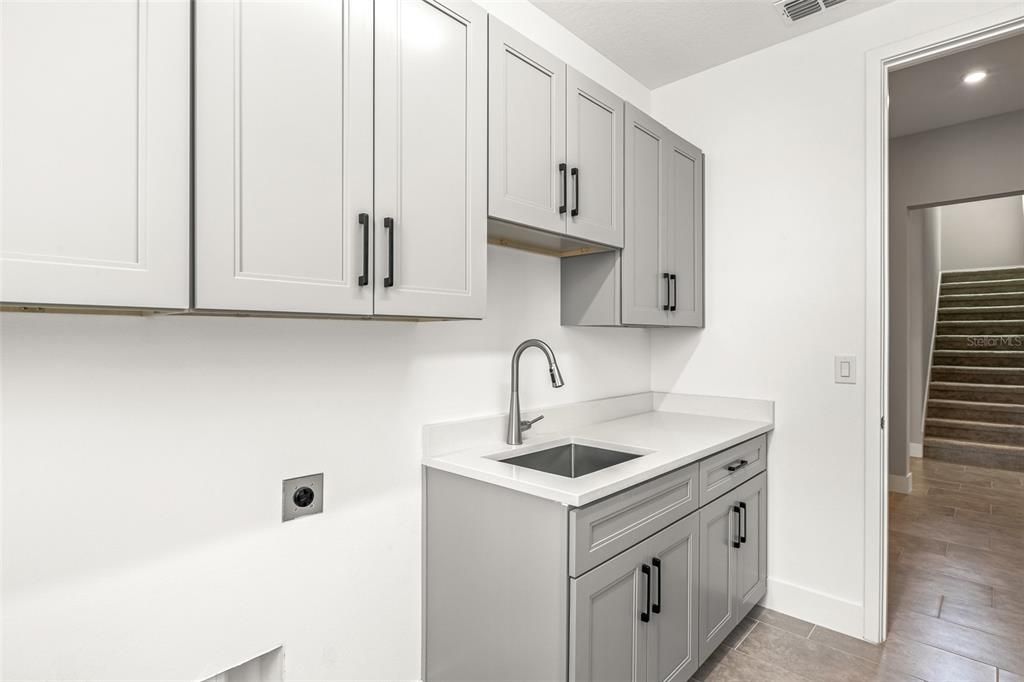 For Sale: $554,900 (5 beds, 3 baths, 2980 Square Feet)