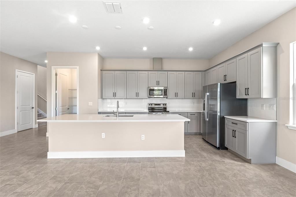 For Sale: $554,900 (5 beds, 3 baths, 2980 Square Feet)