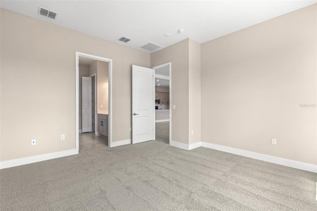 For Sale: $554,900 (5 beds, 3 baths, 2980 Square Feet)