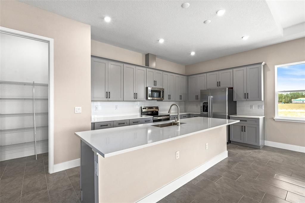 For Sale: $554,900 (5 beds, 3 baths, 2980 Square Feet)