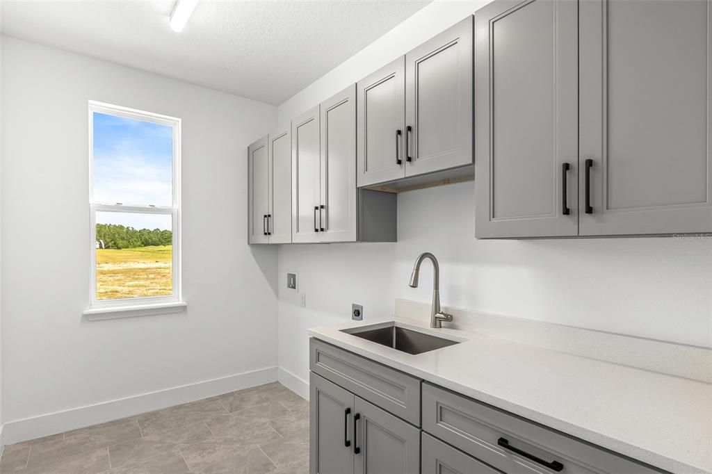 For Sale: $554,900 (5 beds, 3 baths, 2980 Square Feet)