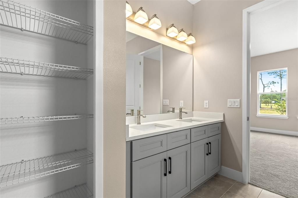 For Sale: $554,900 (5 beds, 3 baths, 2980 Square Feet)