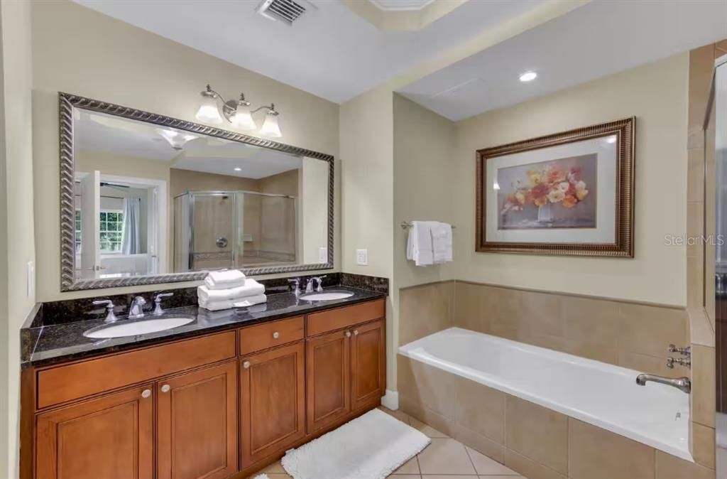 待售: $370,000 (3 贝兹, 3 浴室, 1686 平方英尺)