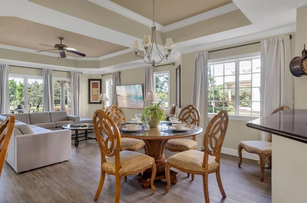 待售: $370,000 (3 贝兹, 3 浴室, 1686 平方英尺)