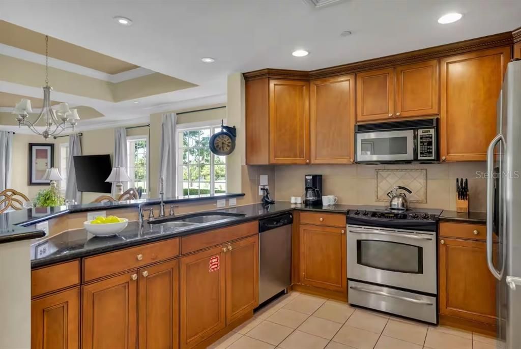 待售: $370,000 (3 贝兹, 3 浴室, 1686 平方英尺)