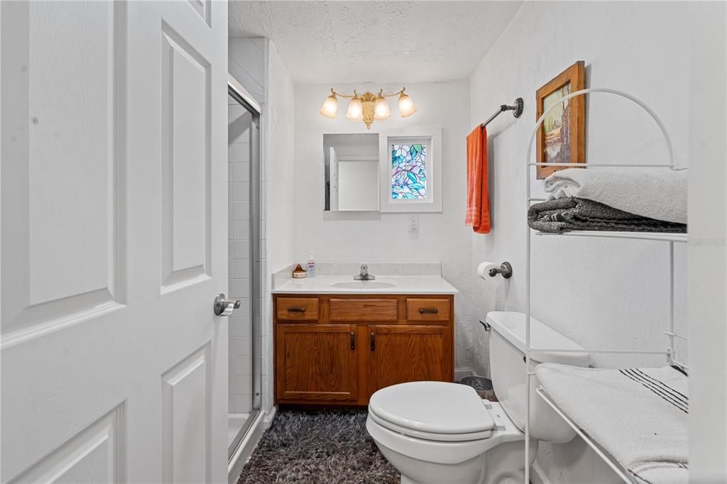 For Sale: $239,000 (2 beds, 1 baths, 960 Square Feet)