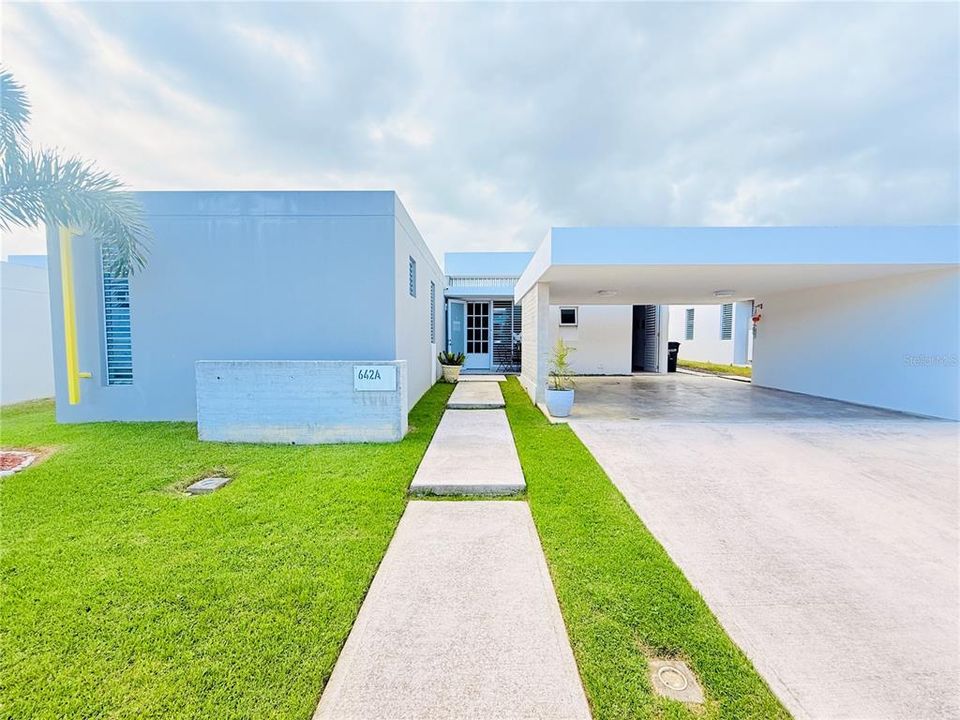 Vendido Recientemente: $587,500 (4 camas, 4 baños, 2335 Pies cuadrados)