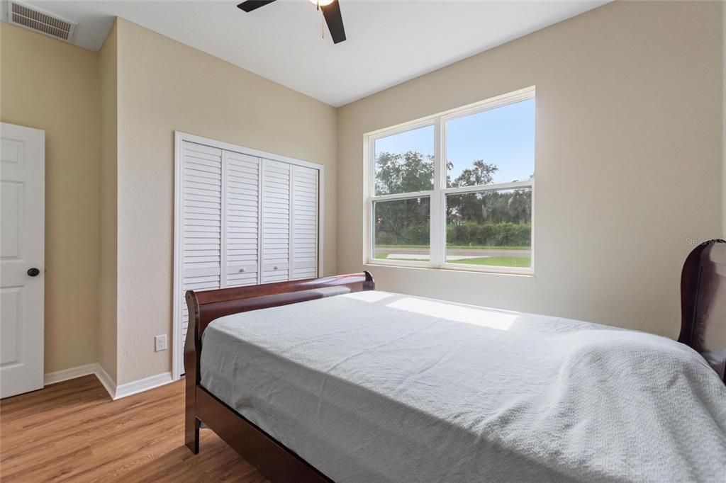 待售: $397,000 (2 贝兹, 2 浴室, 1227 平方英尺)