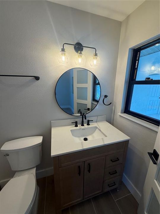 合同活跃: $699,900 (3 贝兹, 3 浴室, 1824 平方英尺)