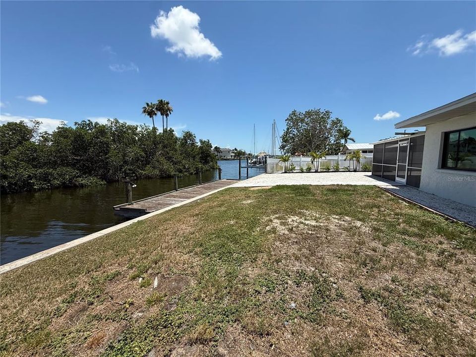 合同活跃: $699,900 (3 贝兹, 3 浴室, 1824 平方英尺)