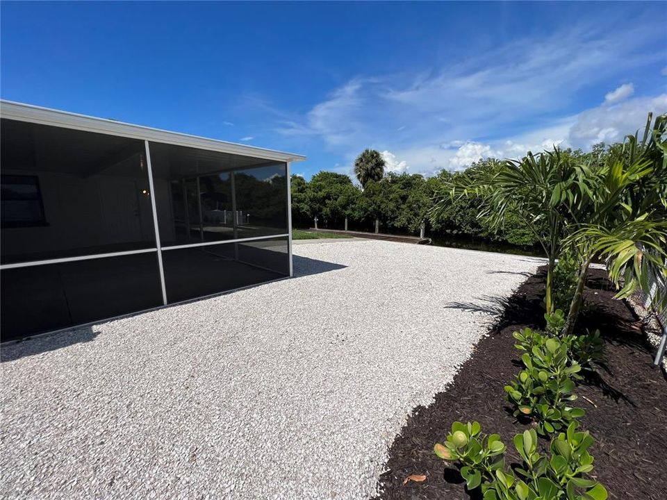 合同活跃: $699,900 (3 贝兹, 3 浴室, 1824 平方英尺)