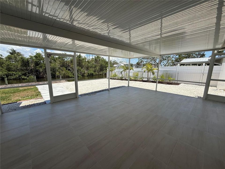 合同活跃: $699,900 (3 贝兹, 3 浴室, 1824 平方英尺)