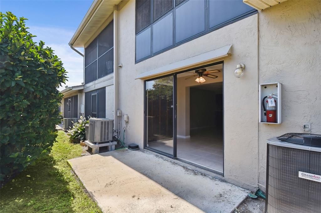 Active With Contract: $159,900 (2 beds, 1 baths, 1248 Square Feet)