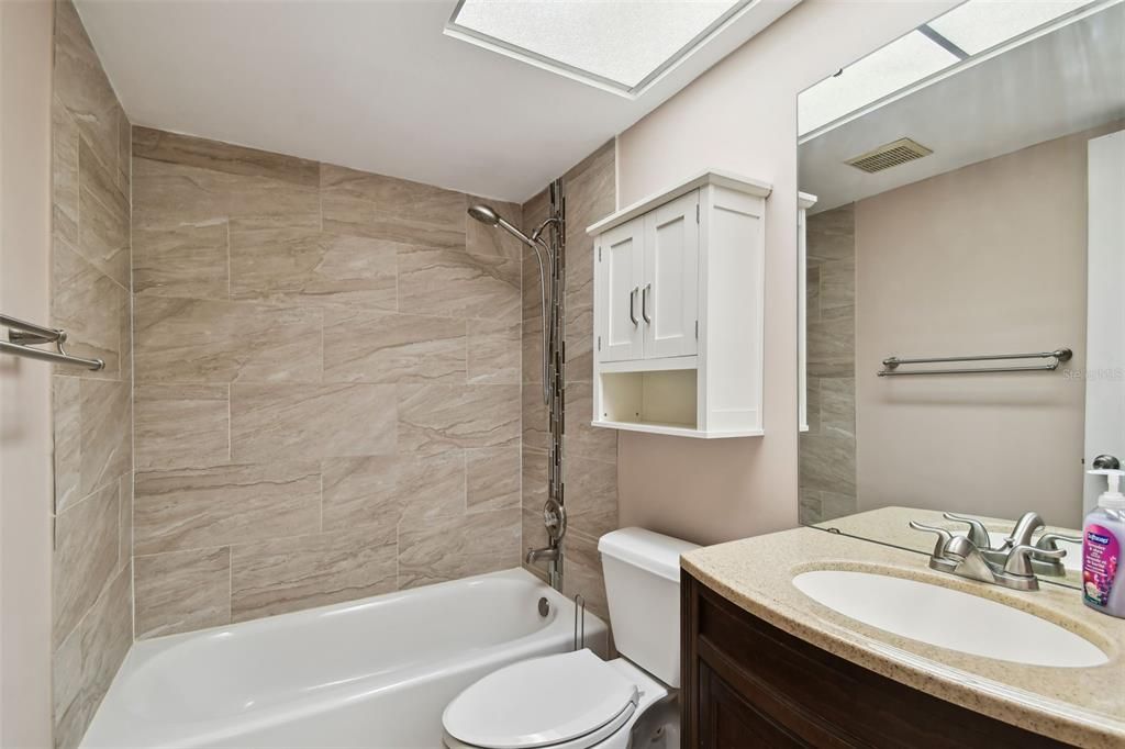 Active With Contract: $159,900 (2 beds, 1 baths, 1248 Square Feet)