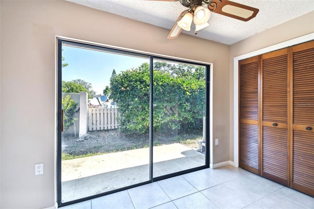 Active With Contract: $159,900 (2 beds, 1 baths, 1248 Square Feet)