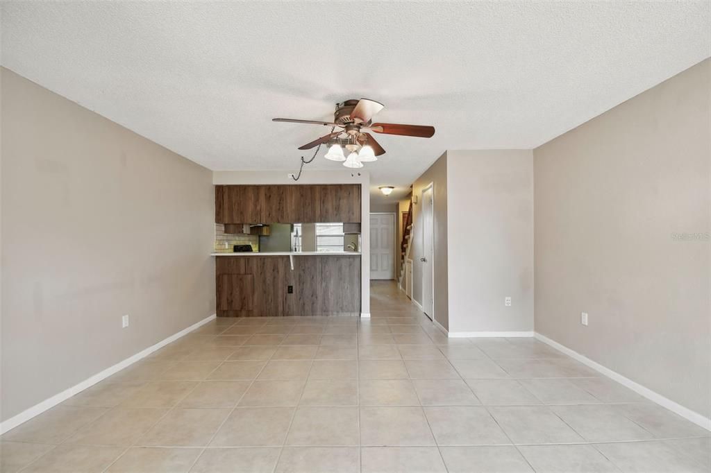 Active With Contract: $159,900 (2 beds, 1 baths, 1248 Square Feet)