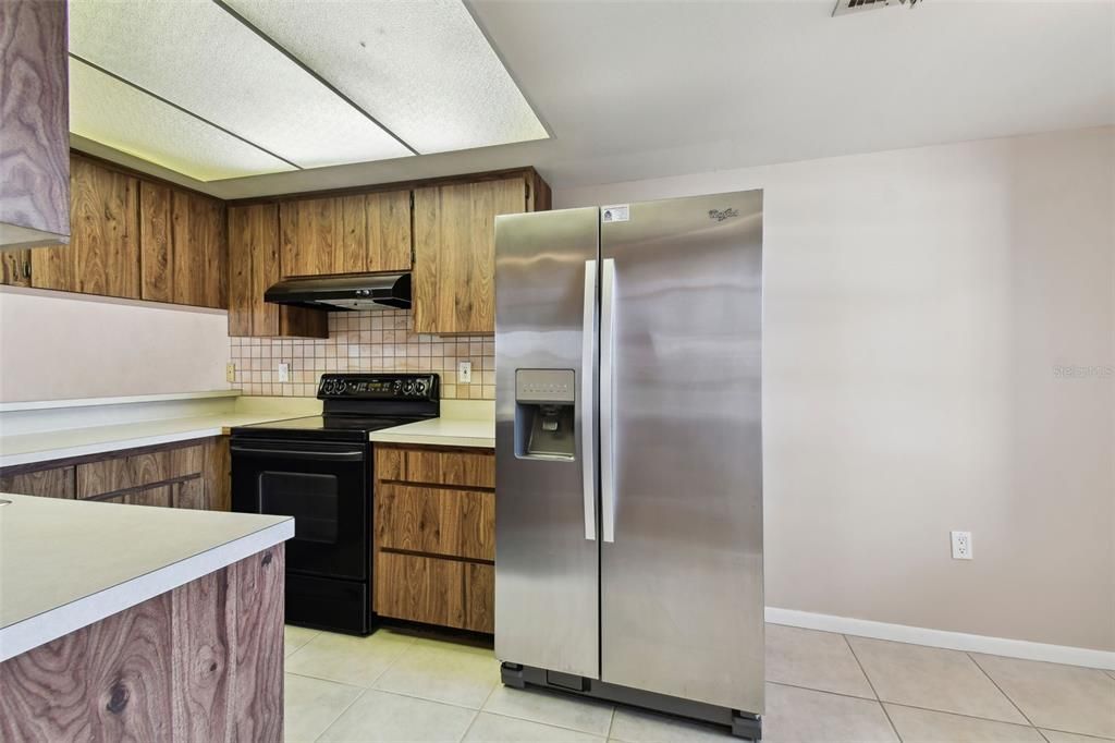 Active With Contract: $159,900 (2 beds, 1 baths, 1248 Square Feet)