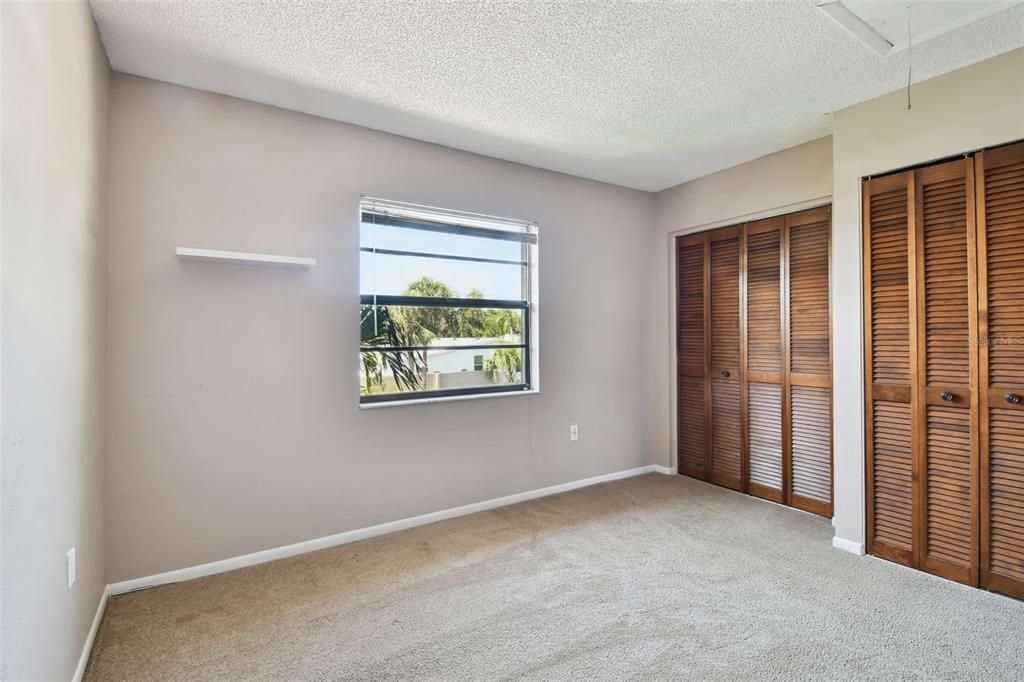 Active With Contract: $159,900 (2 beds, 1 baths, 1248 Square Feet)