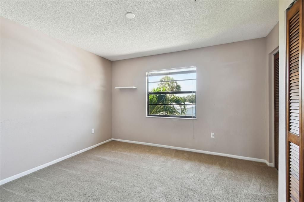 Active With Contract: $159,900 (2 beds, 1 baths, 1248 Square Feet)