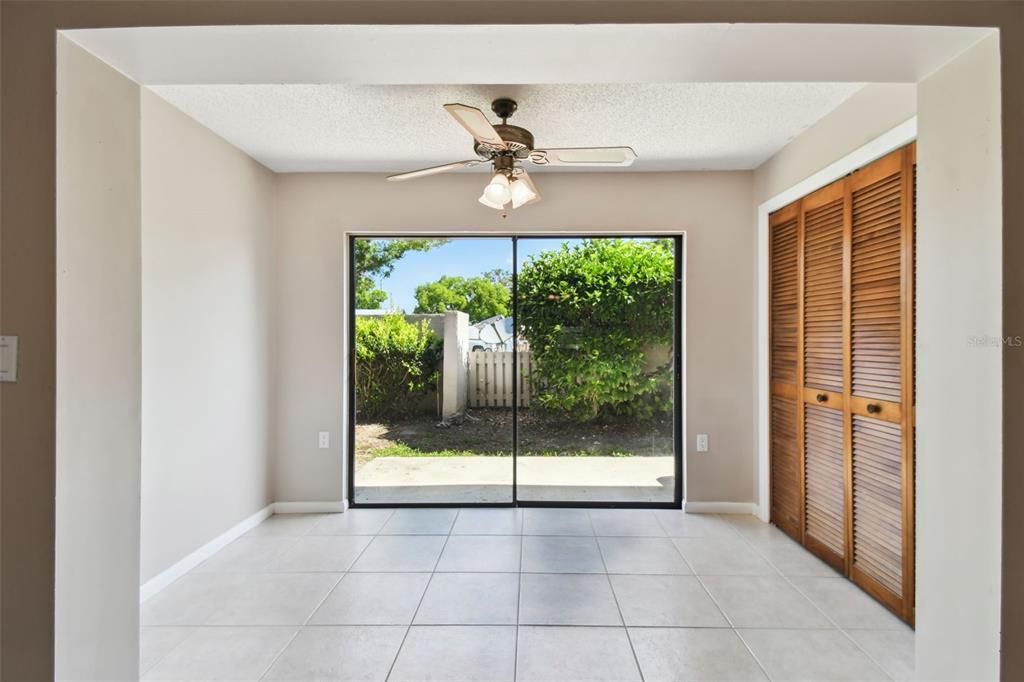 Active With Contract: $159,900 (2 beds, 1 baths, 1248 Square Feet)