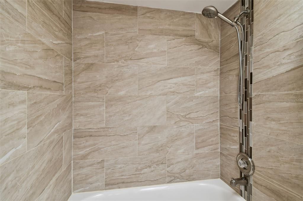 Active With Contract: $159,900 (2 beds, 1 baths, 1248 Square Feet)