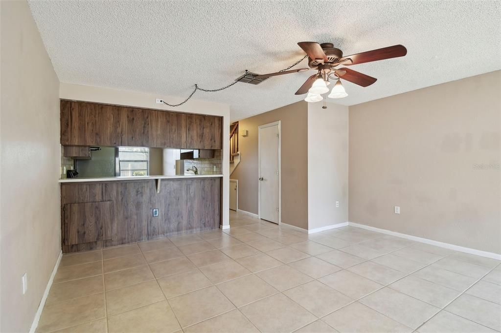 Active With Contract: $159,900 (2 beds, 1 baths, 1248 Square Feet)
