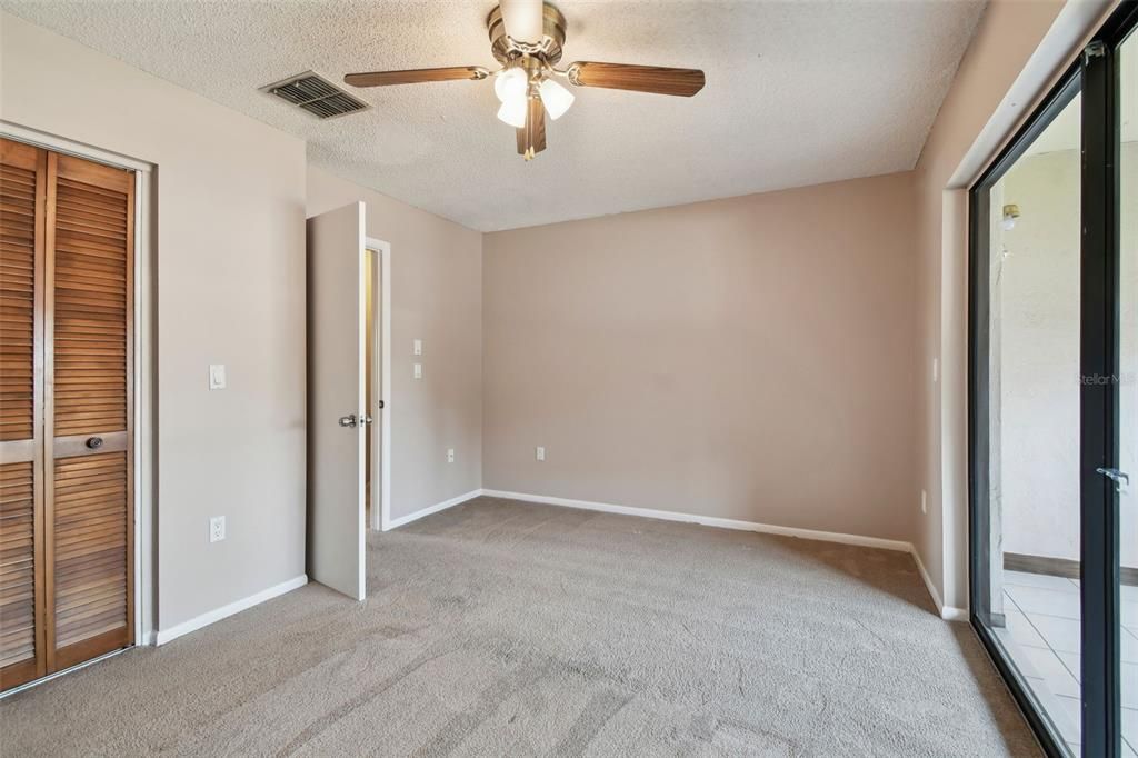 Active With Contract: $159,900 (2 beds, 1 baths, 1248 Square Feet)