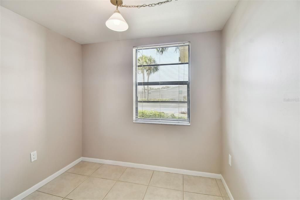 Active With Contract: $159,900 (2 beds, 1 baths, 1248 Square Feet)
