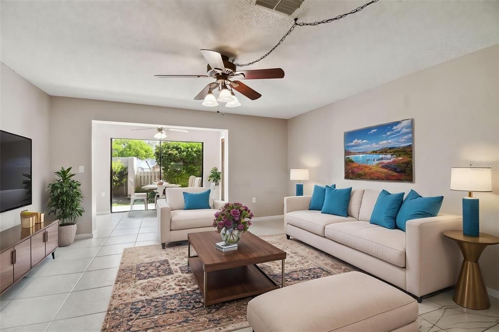 Active With Contract: $159,900 (2 beds, 1 baths, 1248 Square Feet)