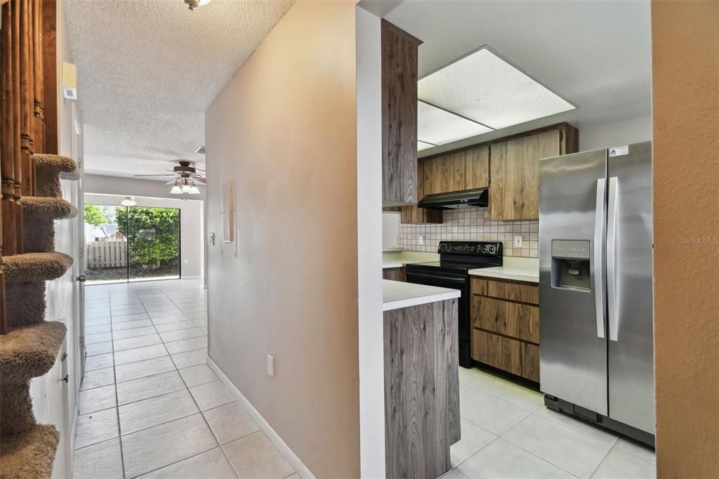 Active With Contract: $159,900 (2 beds, 1 baths, 1248 Square Feet)