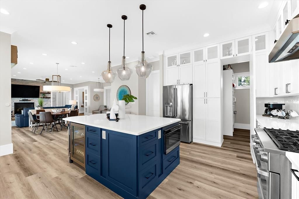 For Sale: $3,990,000 (4 beds, 4 baths, 3669 Square Feet)