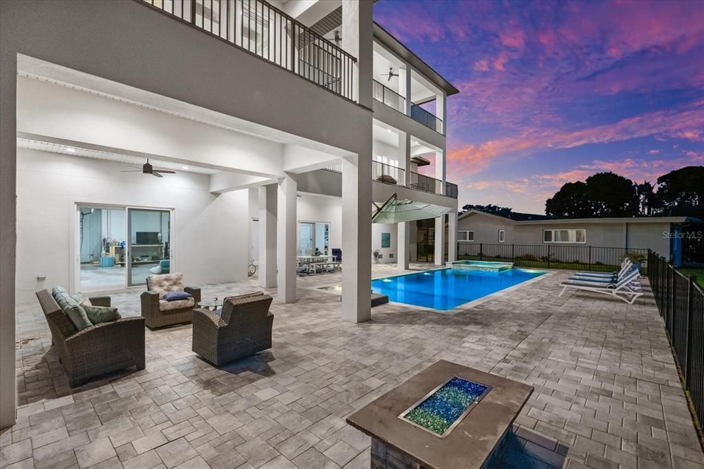 For Sale: $3,990,000 (4 beds, 4 baths, 3669 Square Feet)