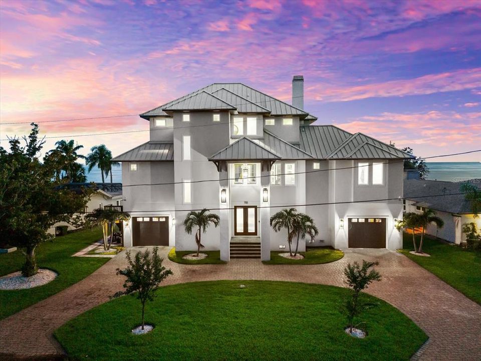 For Sale: $3,990,000 (4 beds, 4 baths, 3669 Square Feet)