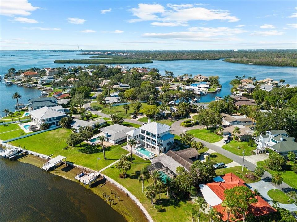 For Sale: $3,990,000 (4 beds, 4 baths, 3669 Square Feet)