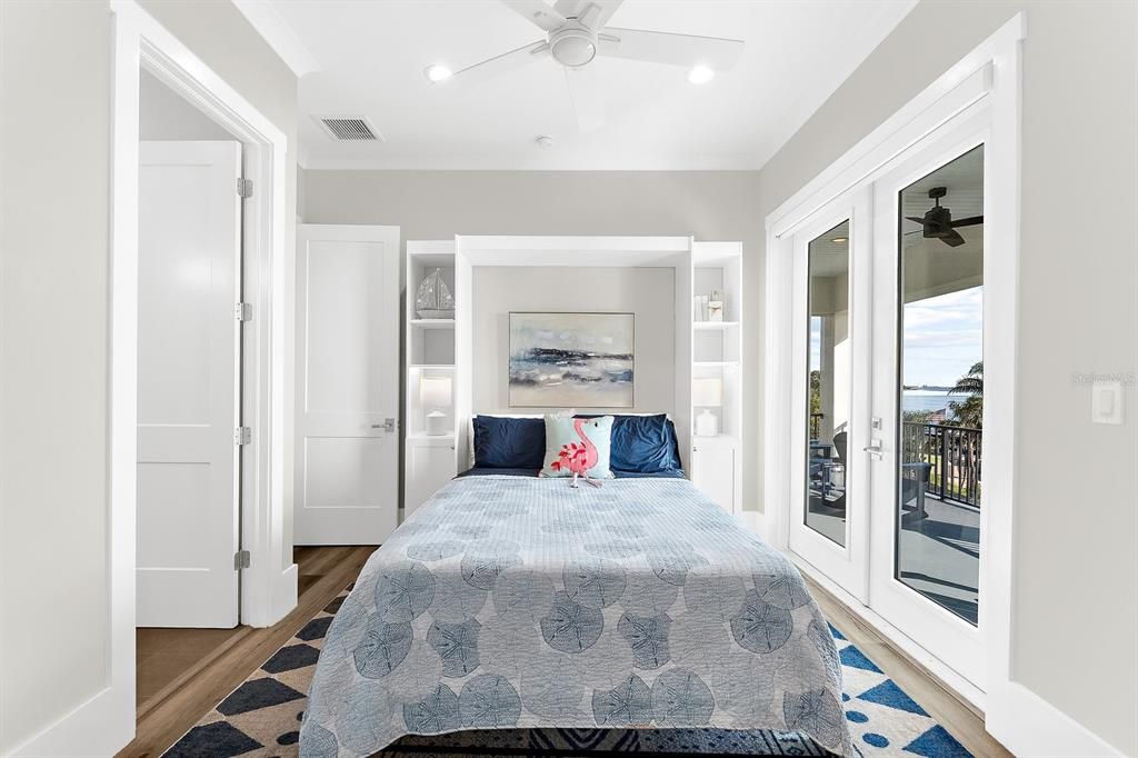 For Sale: $3,990,000 (4 beds, 4 baths, 3669 Square Feet)