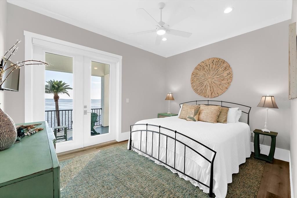 For Sale: $3,990,000 (4 beds, 4 baths, 3669 Square Feet)