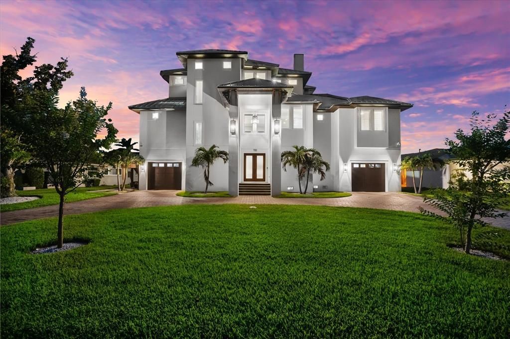 For Sale: $3,990,000 (4 beds, 4 baths, 3669 Square Feet)